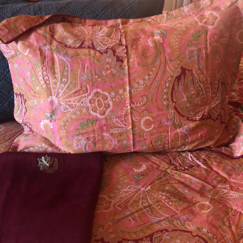 R L Home Village Mews Sham